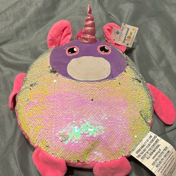Comfort Bay Other - Sequin animal pillow